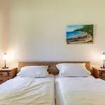 1 Holiday home